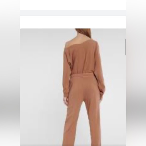 Brown sweatsuit - Picture 2 of 4